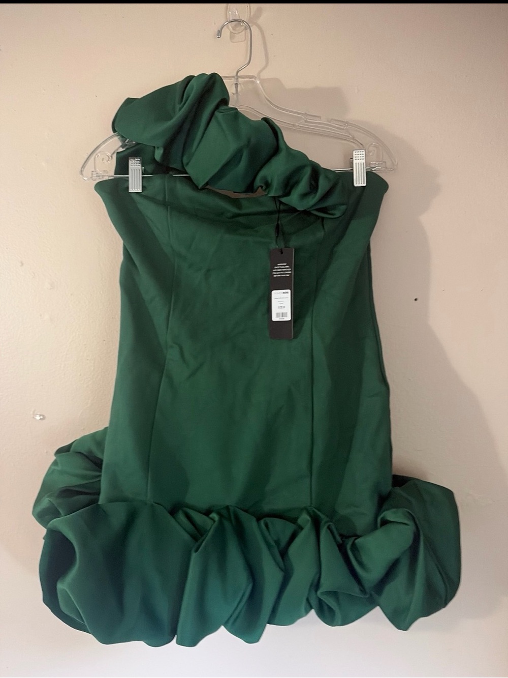 Elegant Green Ruffle-Hem Strapless Dress
